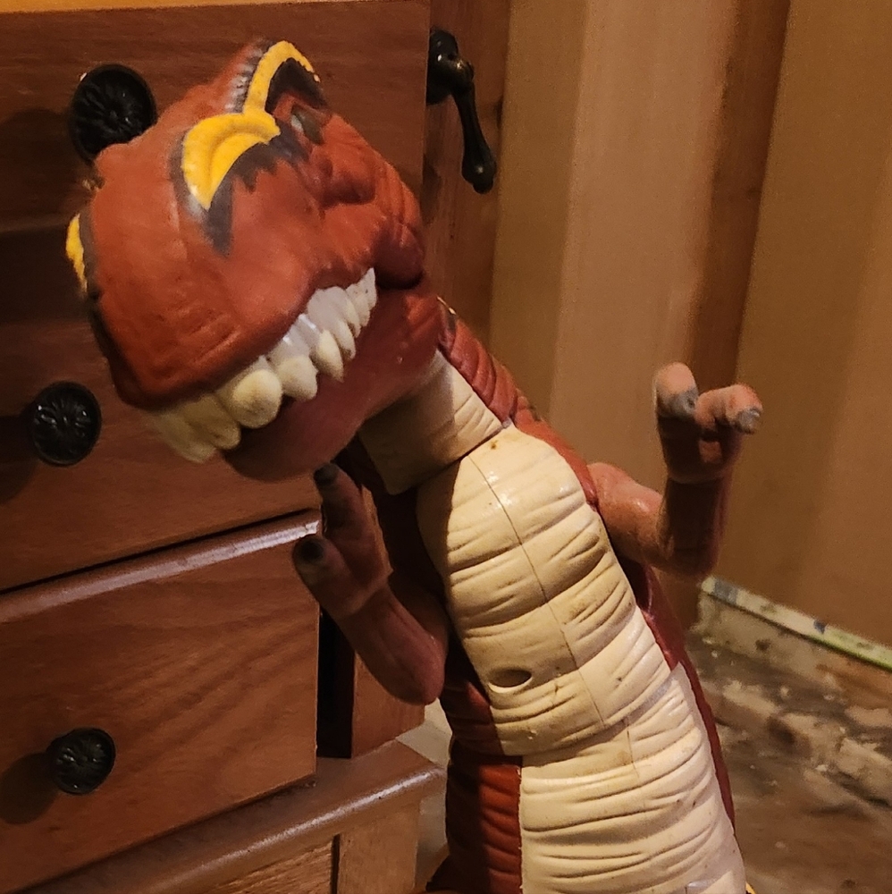 T Rex roaring